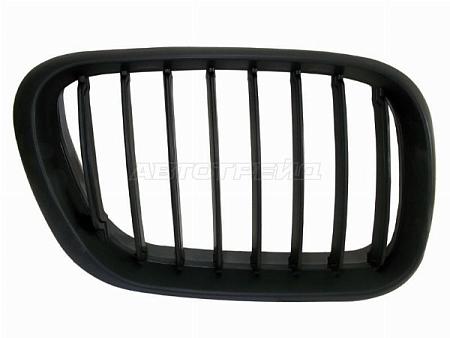 Решетка радиатора BMW X5 99-03 (Справа)