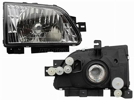 Фара Nissan Atlas F 02-07 (Справа)