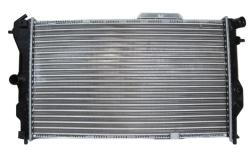 353063 Радиатор охлаждения Opel Vectra A MT +AC