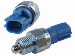 Датчик включения заднего хода Nissan Almera 00-/Qashqai/X-Trail 07-Mazda6/MPV II 02-/Maverick III 01