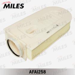 AFAI258 Фильтр воздушный MB W204/212/166/221 2.2D-5.0