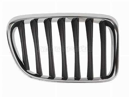 Решетка радиатора BMW X1 09-15 (Справа)